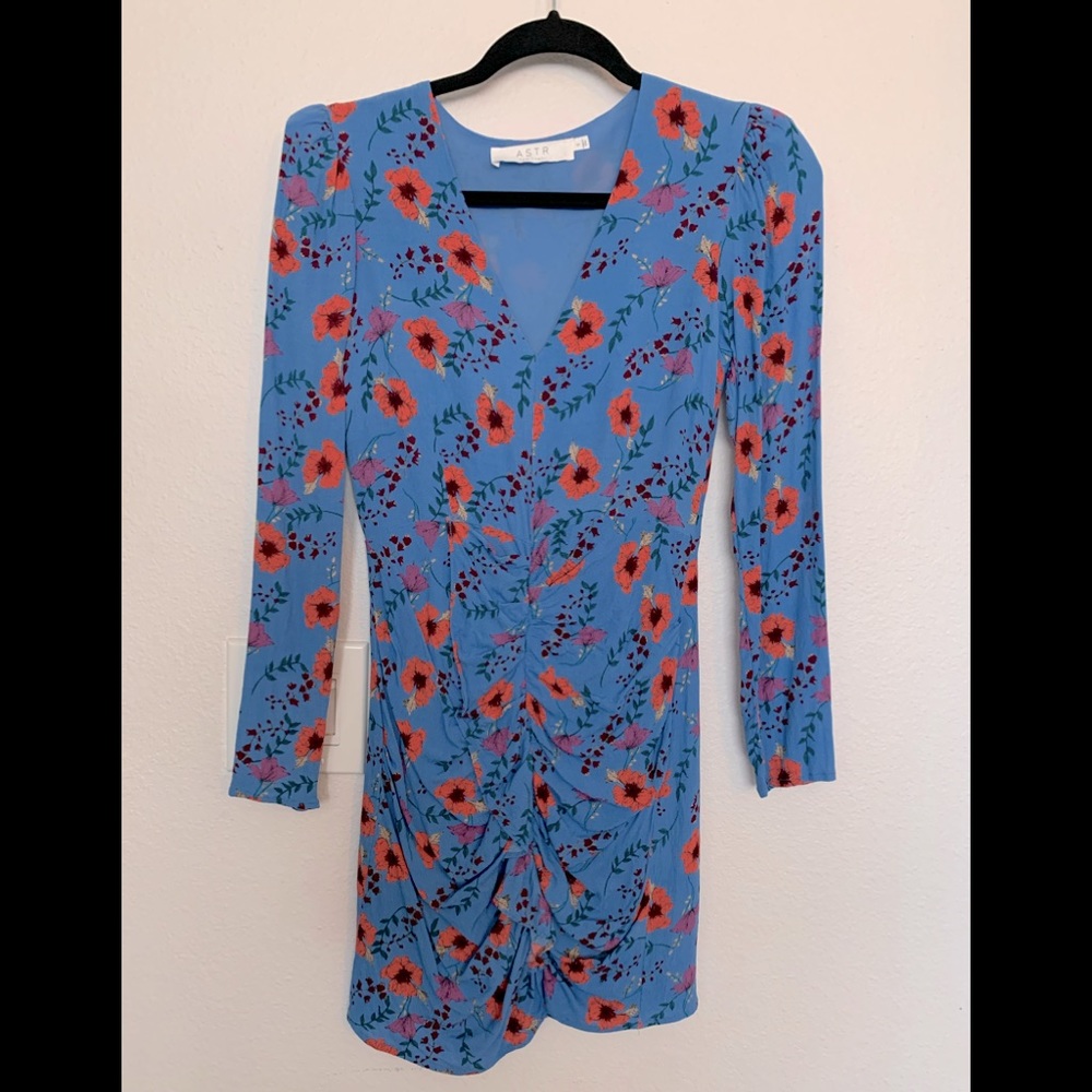 Woman’s | Astr Long Sleeve Floral Cocktail Dress V-Neck Mini Size Small